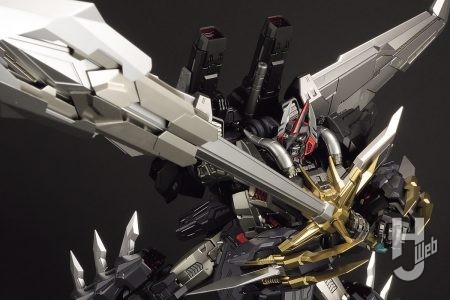 CCSTOYS ハイクオリティ合金トイ「鉄魄 アルティメットダンクーガ」撮り下ろし!迫力の大型サイズに可動や発光など豊富なギミックを搭載