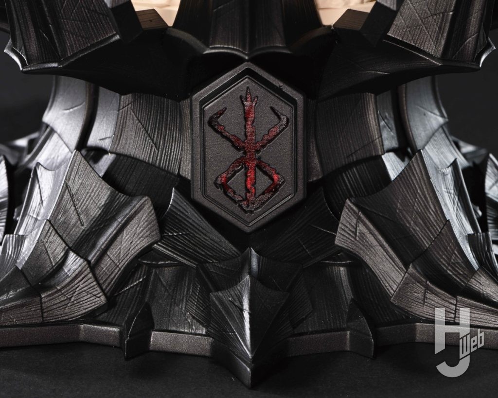 BUILD ART MASTERLINE「ベルセルク ガッツ 狂戦士の甲冑 “怒り”」の台座のアップ画像2枚目