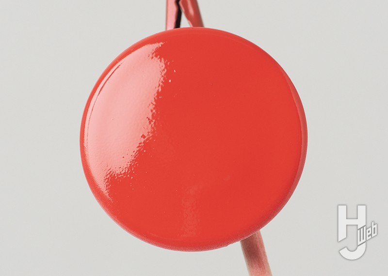 エアブラシで塗装後の丸板の画像