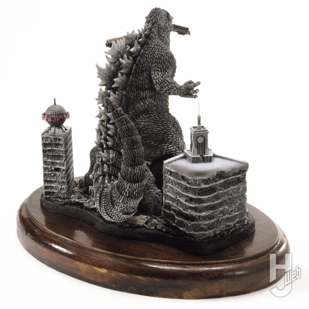 ゴジラのプラモデルの後ろ姿の全体画像