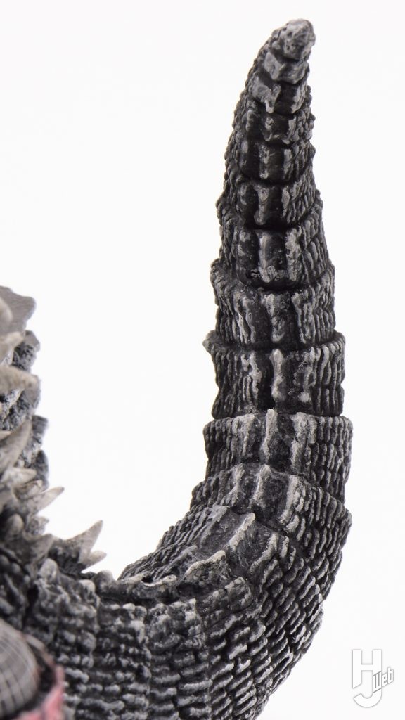 ゴジラのプラモデルの尾のアップ画像