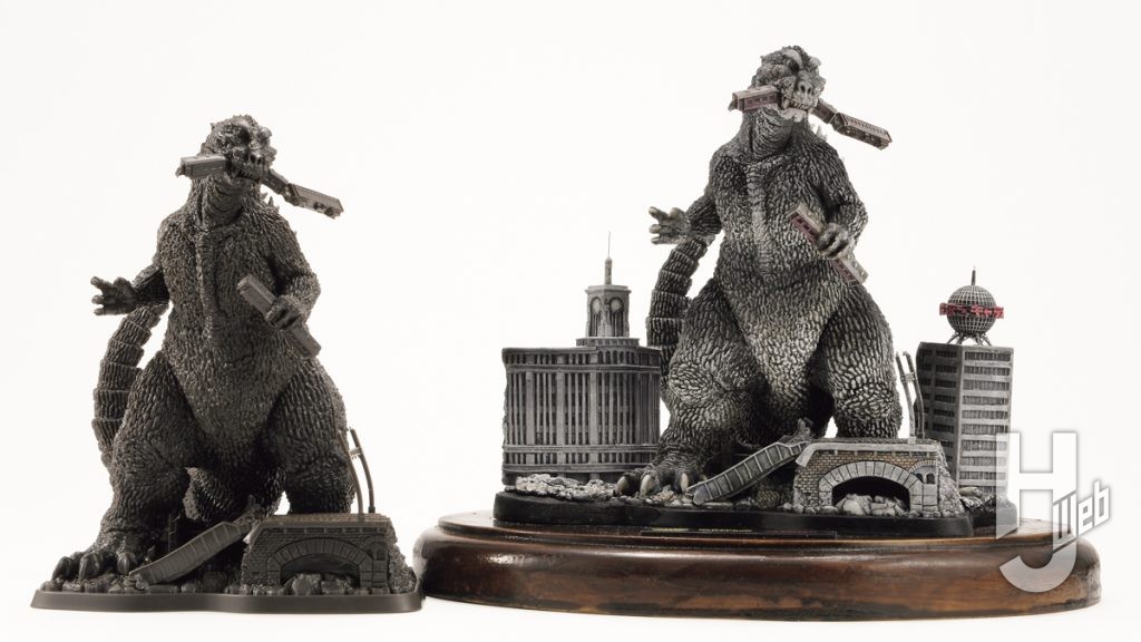 ゴジラのプラモデルの素組みと作例の比較画像