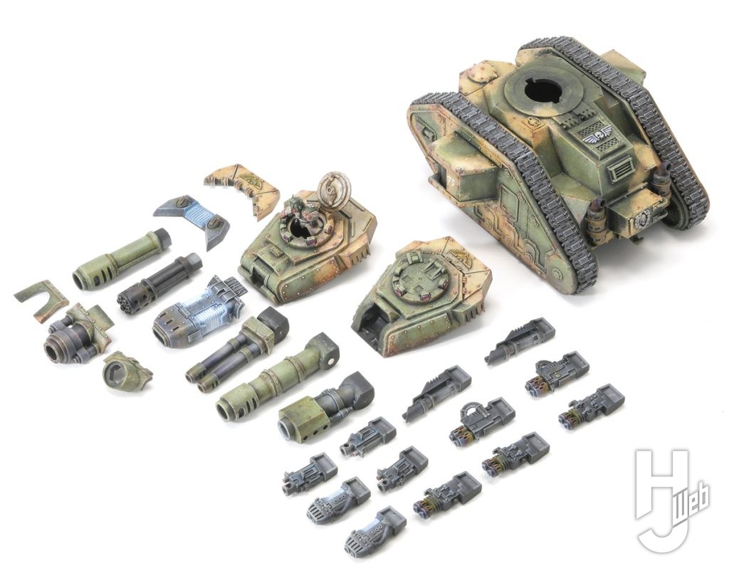 ウォーハンマーの戦車模型のパーツを並べた画像