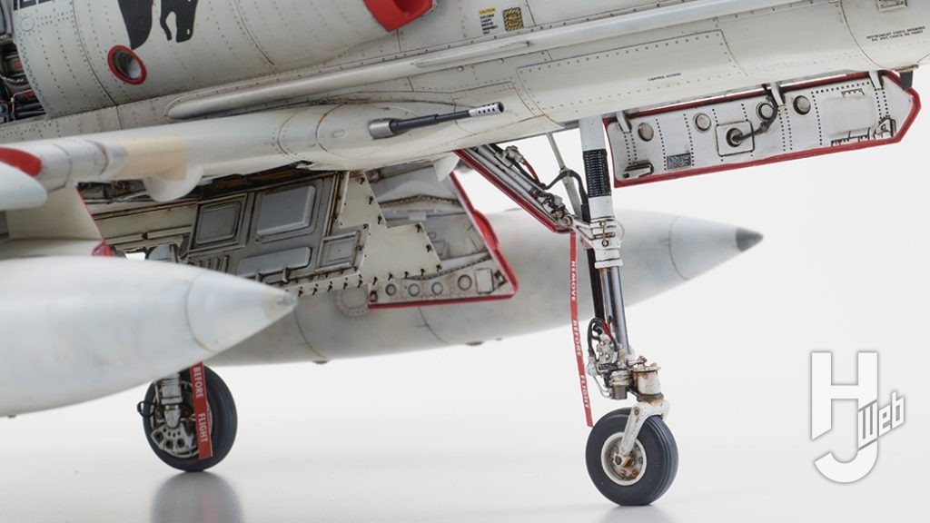 スカイホークの特徴である非常に長い前脚