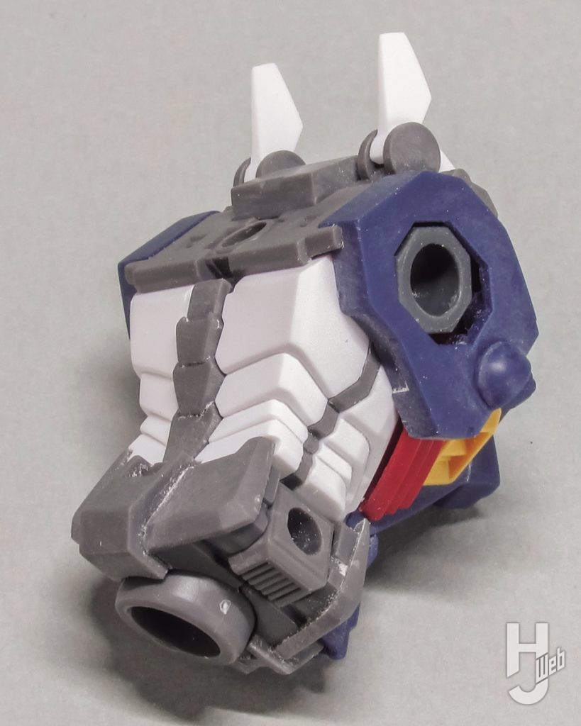 ガンダムジリウスのプラモデルの胴体の製作画像その2