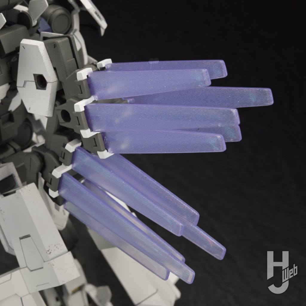 ガンダムジリウスのプラモデルの背面クリアパーツの画像