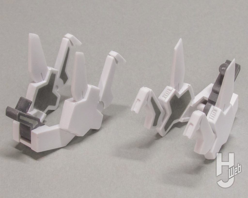 ガンダムジリウスのプラモデルのアンクルアーマーの画像