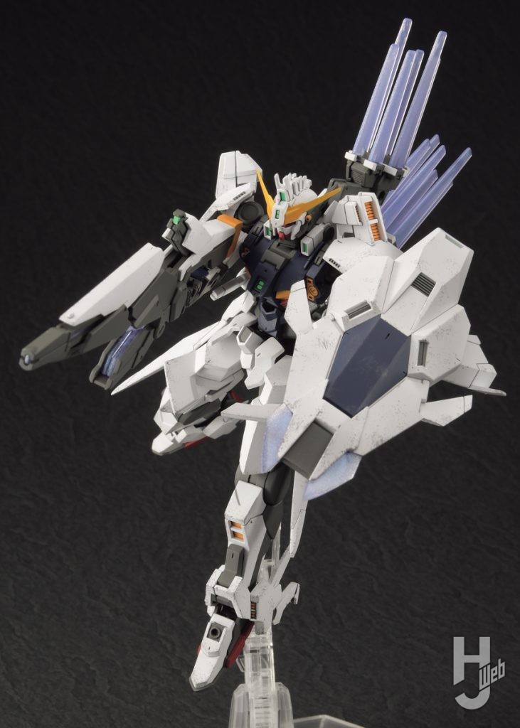 ガンダムジリウスのプラモデルのがガンアクションのイメージ画像