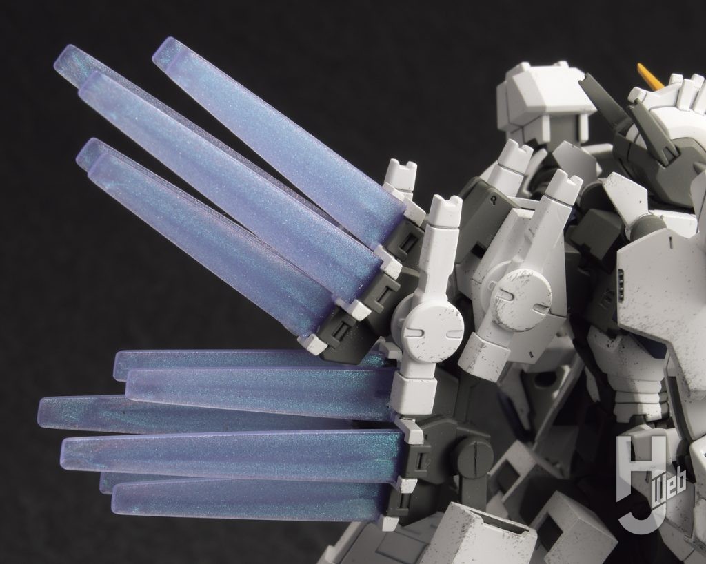 ガンダムジリウスのプラモデルの背面アップ画像