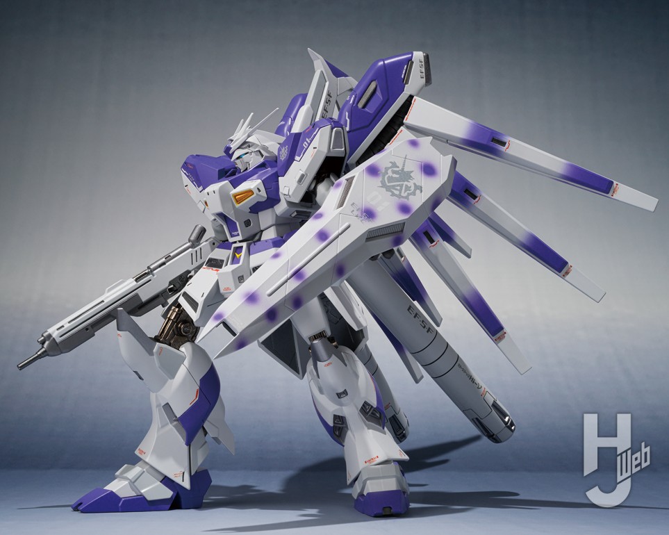 Hi-νガンダムの可動フィギュアの画像