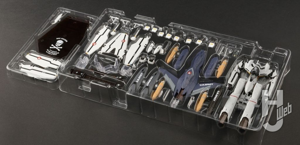 「HI-METAL-R-VF-0Sフェニックス(ロイ・フォッカー機)+QF-2200D-B-ゴースト」セット内容