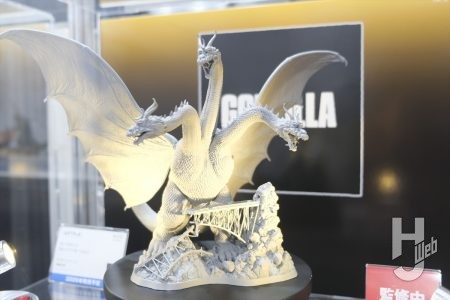海洋堂ARTPLAにてゴジラに続き「キングギドラRe:イマジネーション」が発売決定！『三大怪獣 地球最大の決戦』イメージの完全新規造形で登場！【海洋堂／第63回全日本模型ホビーショー】