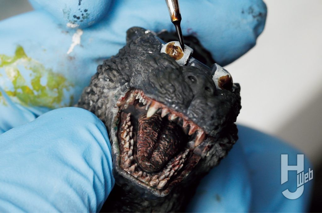 伊原源造製作「ゴジラ（1989）」目塗装頭頂部を外して本塗りへ