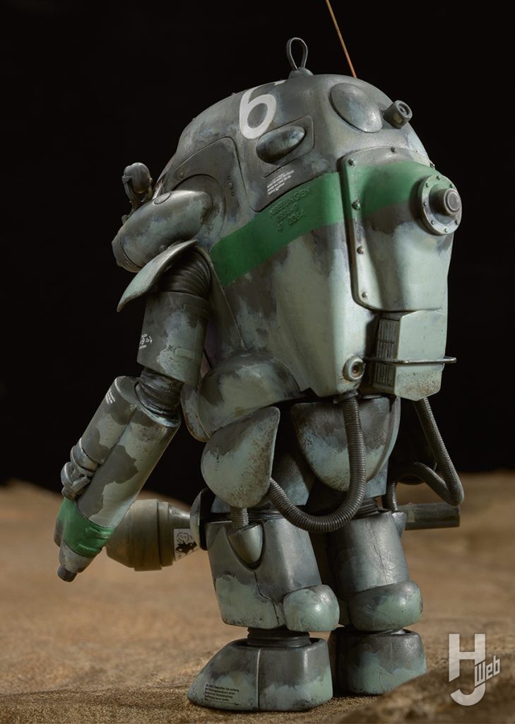 横山宏製作「シュトラール軍 装甲戦闘服 G4/R1型 グッカー」背面