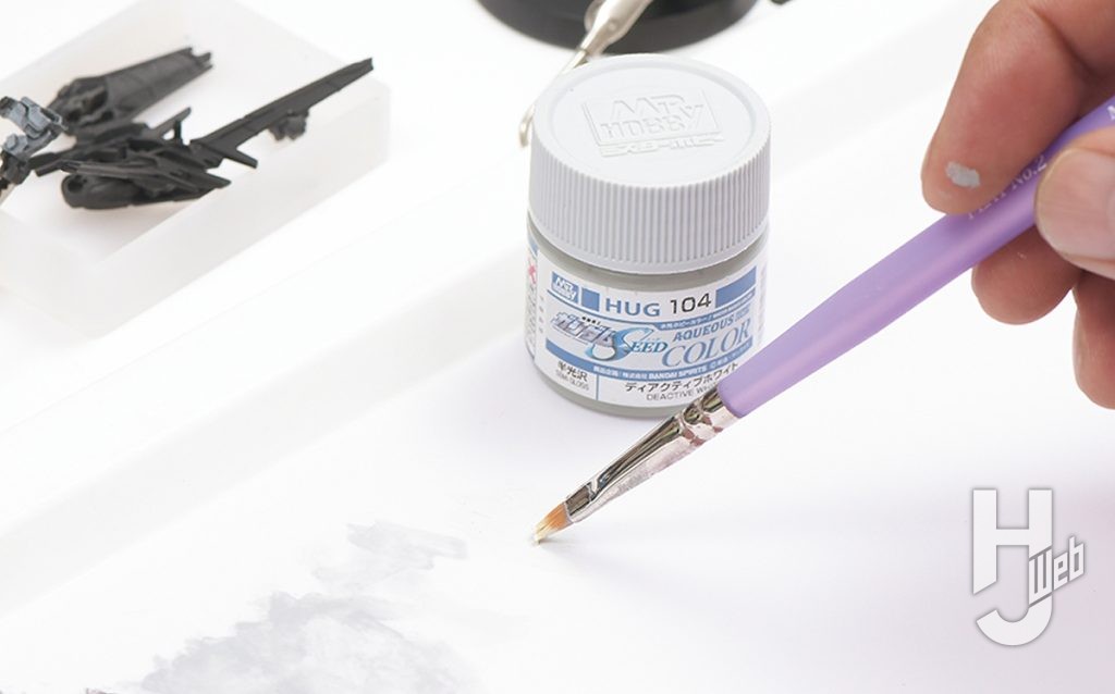 ドライブラシより多めに含ませる