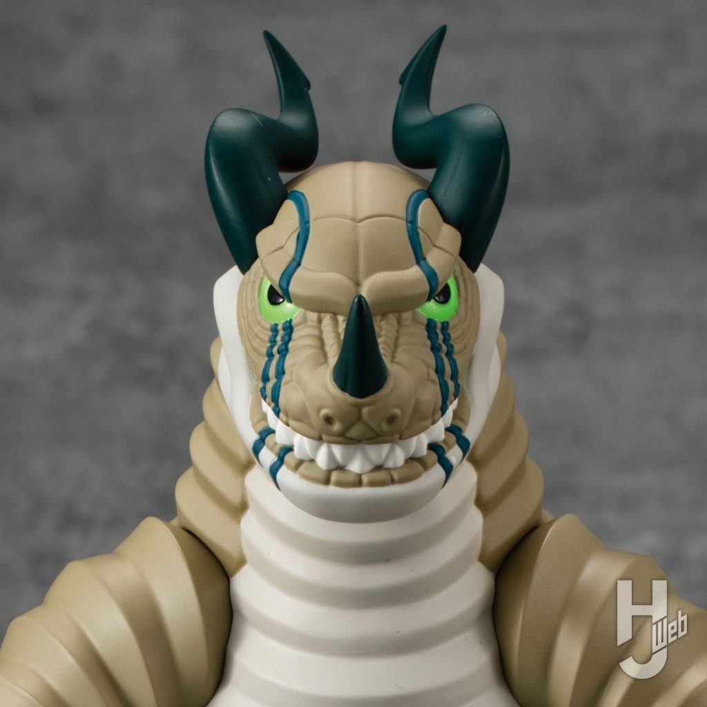 透明怪獣のアップ画像