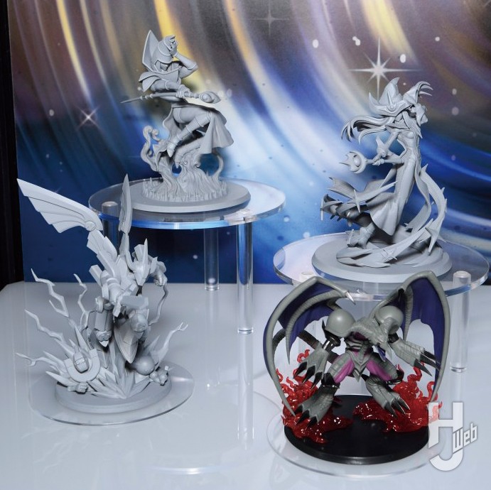 遊戯王キャラクターのフィギュア原型の展示の画像