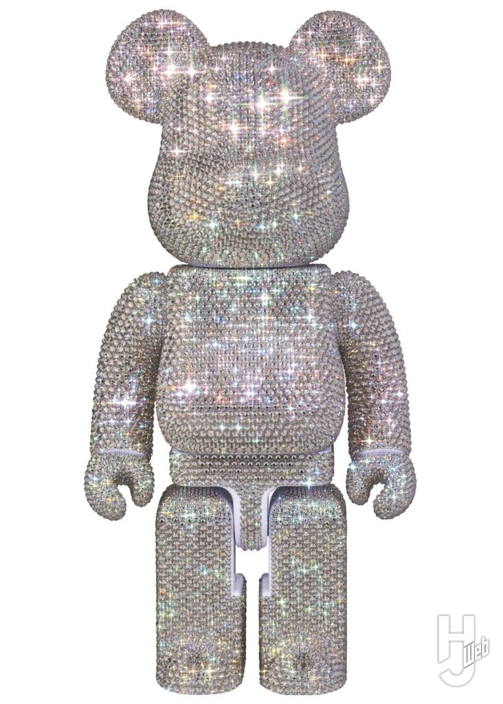 SWAROVSKIのベアブリックの画像