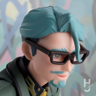 シャリア・ブルの可動フィギュアの表情のアップ画像その3