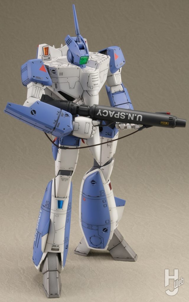 VF-1A バルキリー（マクシミリアン・ジーナス機）の作例の武器構え画像