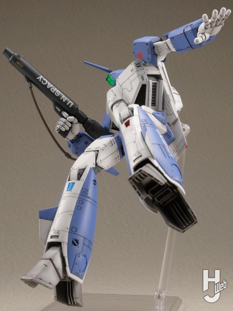 VF-1A バルキリー（マクシミリアン・ジーナス機）の作例のポージング画像2枚目