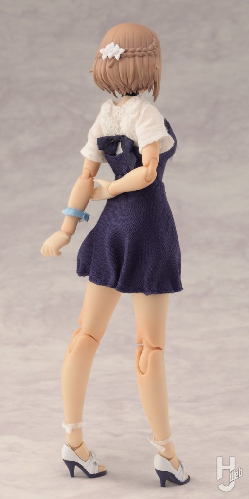 ルミティア ReACT-iFの作例のロングスカート取り外し状態のポージング画像2枚目