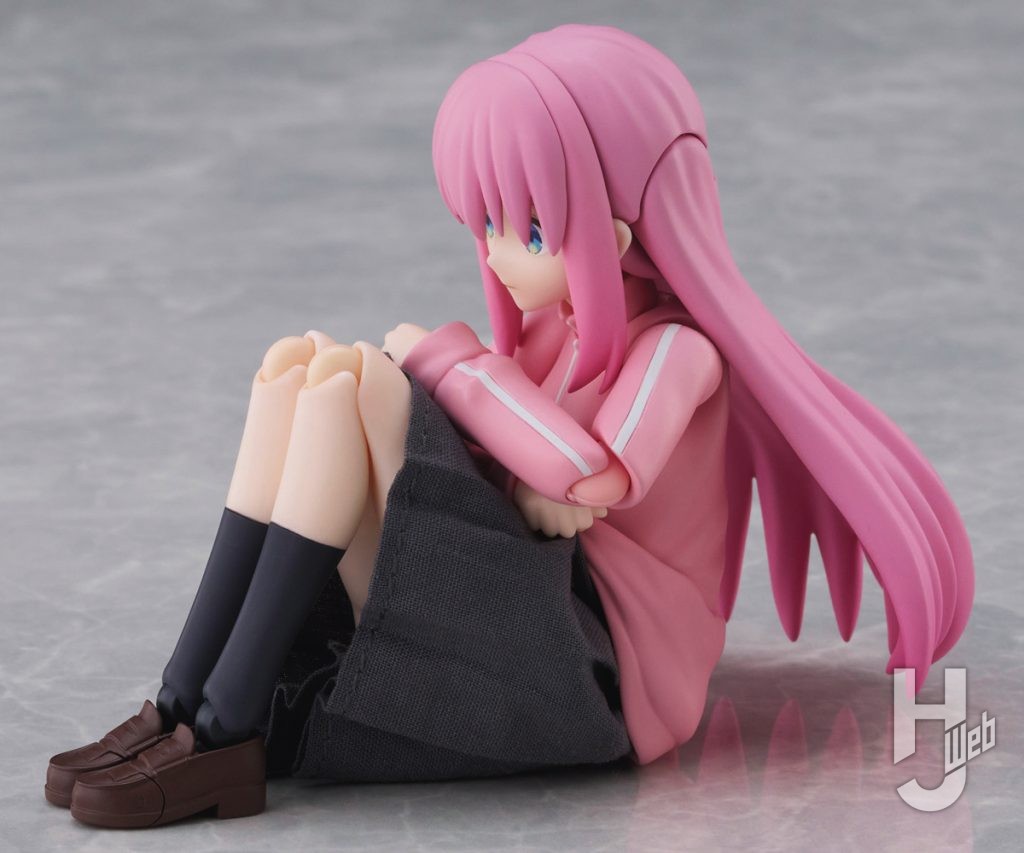 体育座りしているfigma 後藤ひとりの画像