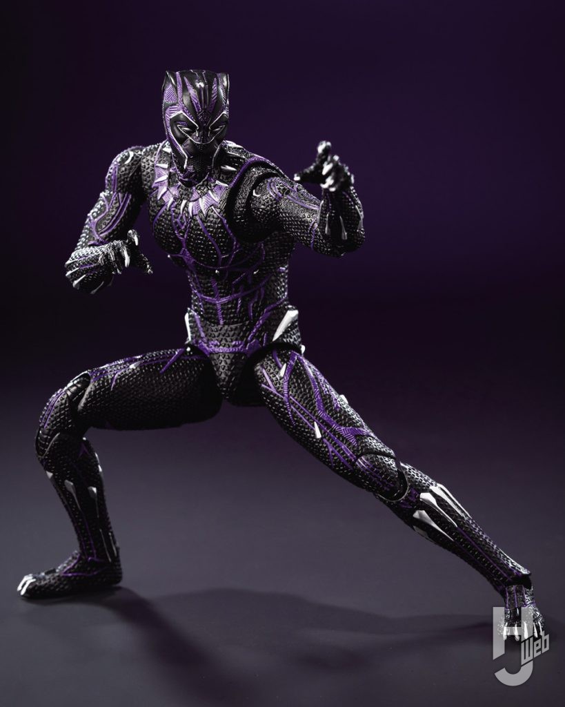 ブラックパンサーの可動フィギュアのメイン画像