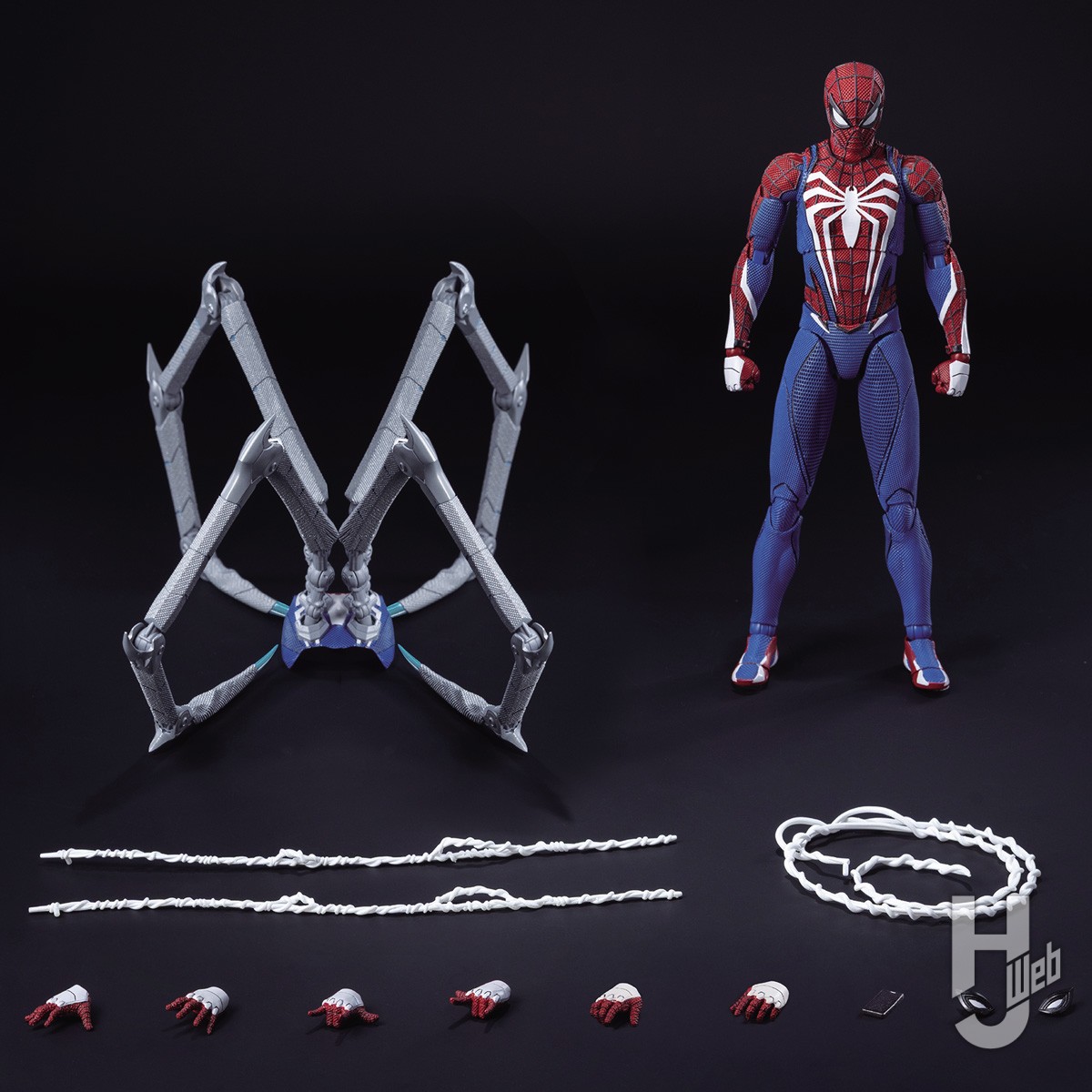 スパイダーマン」や「バットマン」「ジョーカー」、スーツが光る