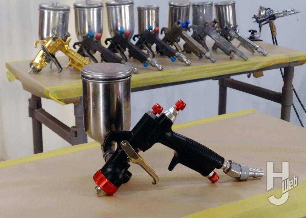 10本ほど口径の違うエアブラシカラー