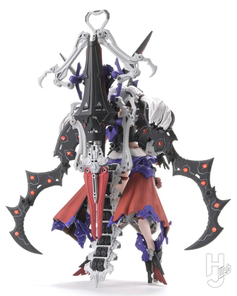 パラディンのプラモデルの後ろ姿の全体画像