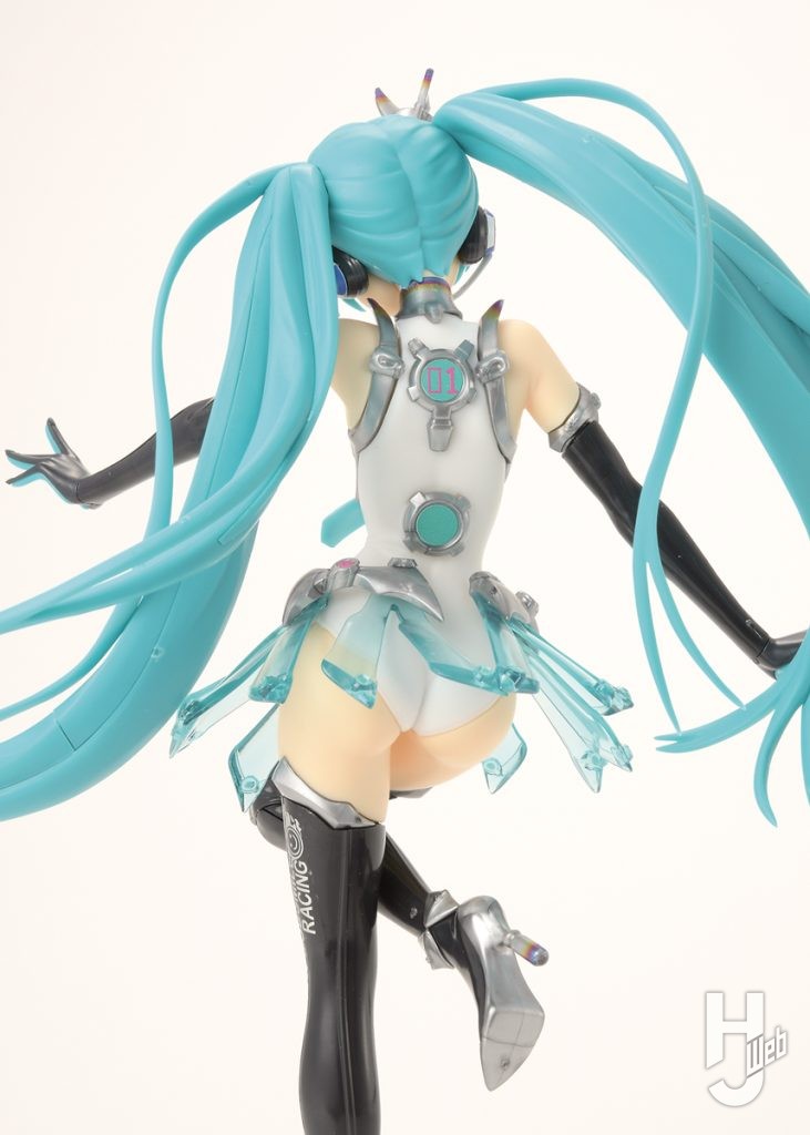 レーシングミクのプラモデルの後ろ姿のアップ画像