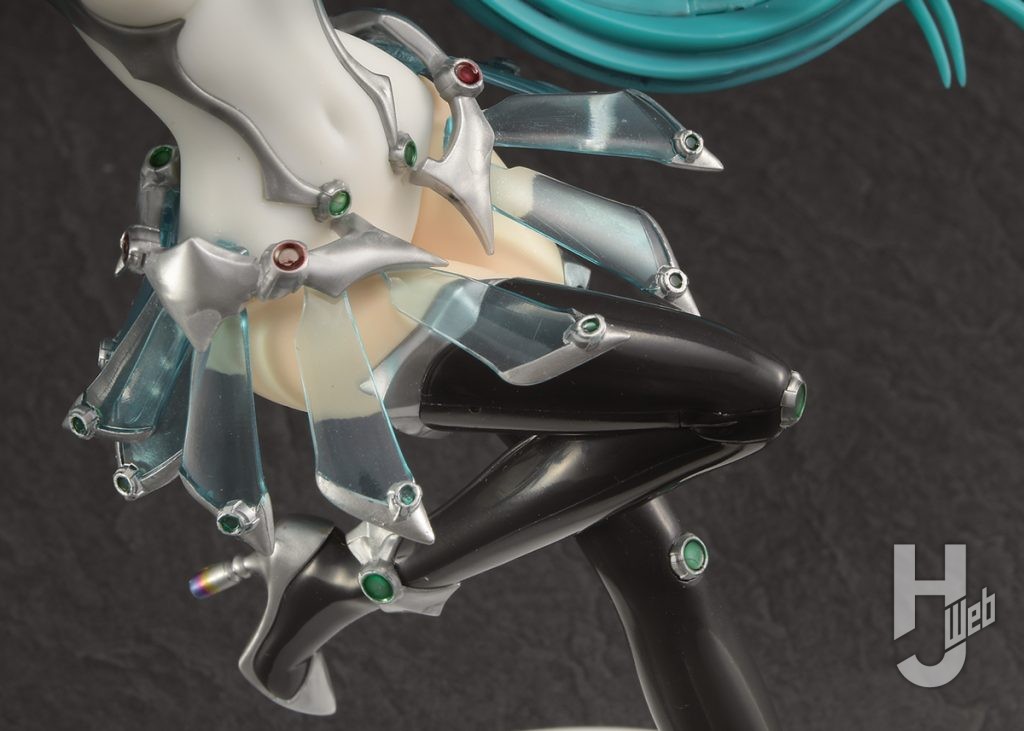 レーシングミクのプラモデルの作例のスカートのアップ画像