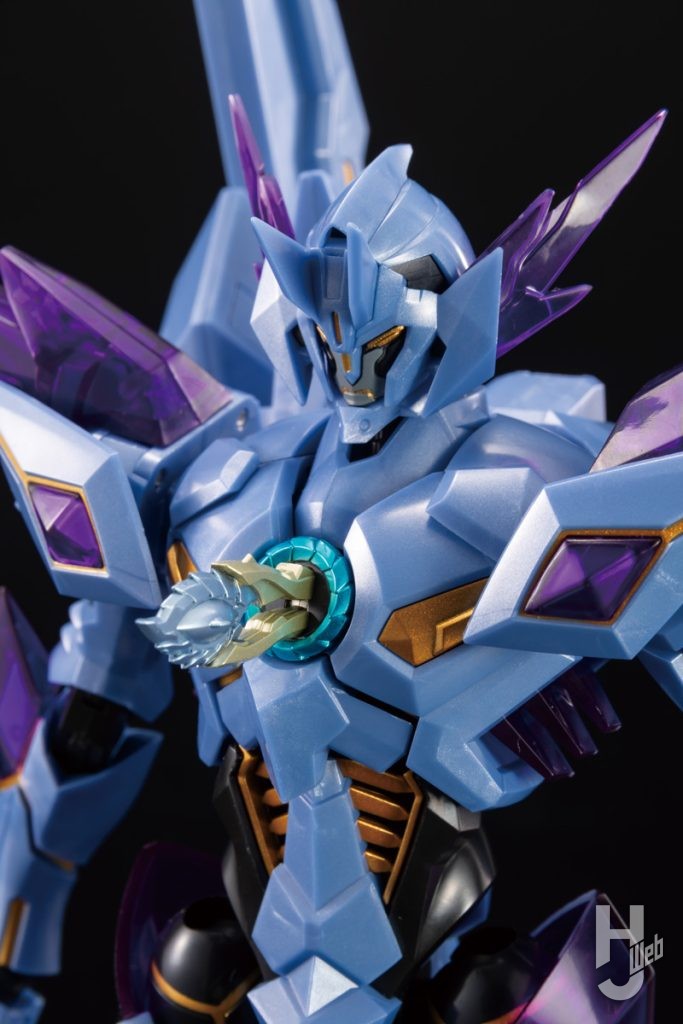 THE合体EX DXスペルビア
胸部パーツの差し替えによりカプセルの挿入、排出状態を再現可能