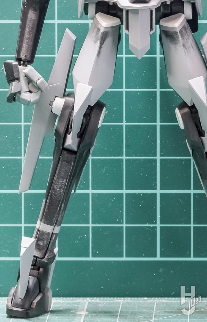 こな製作「GNフラッグ」製作途中脚アップ