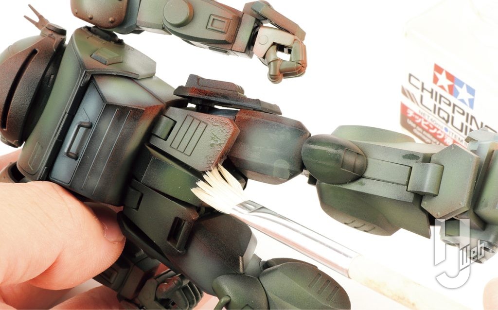 けんたろう製作「HG スコープドッグ」製作途中チッピング液塗り込む