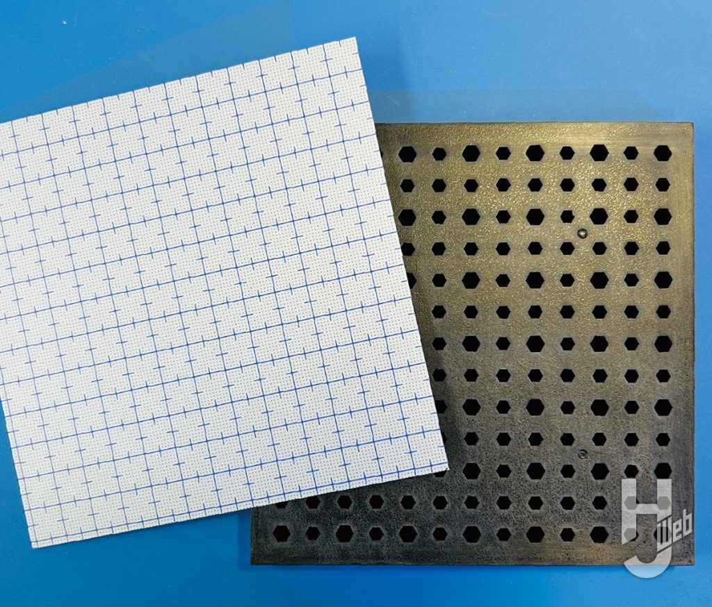 吉村晃範製作「ルイーザ刑事のオフィス」ベース製作途中