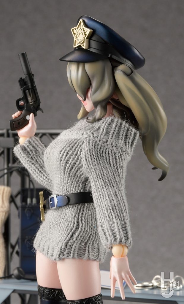 吉村晃範製作「ルイーザ刑事のオフィス」ルイーザ横