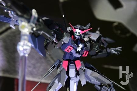 METAL ROBOT 魂「ガンダムAGE-2 ダークハウンド」が商品化決定！イベント会場で展示！【TAMASHII NATION 2025 レポート】