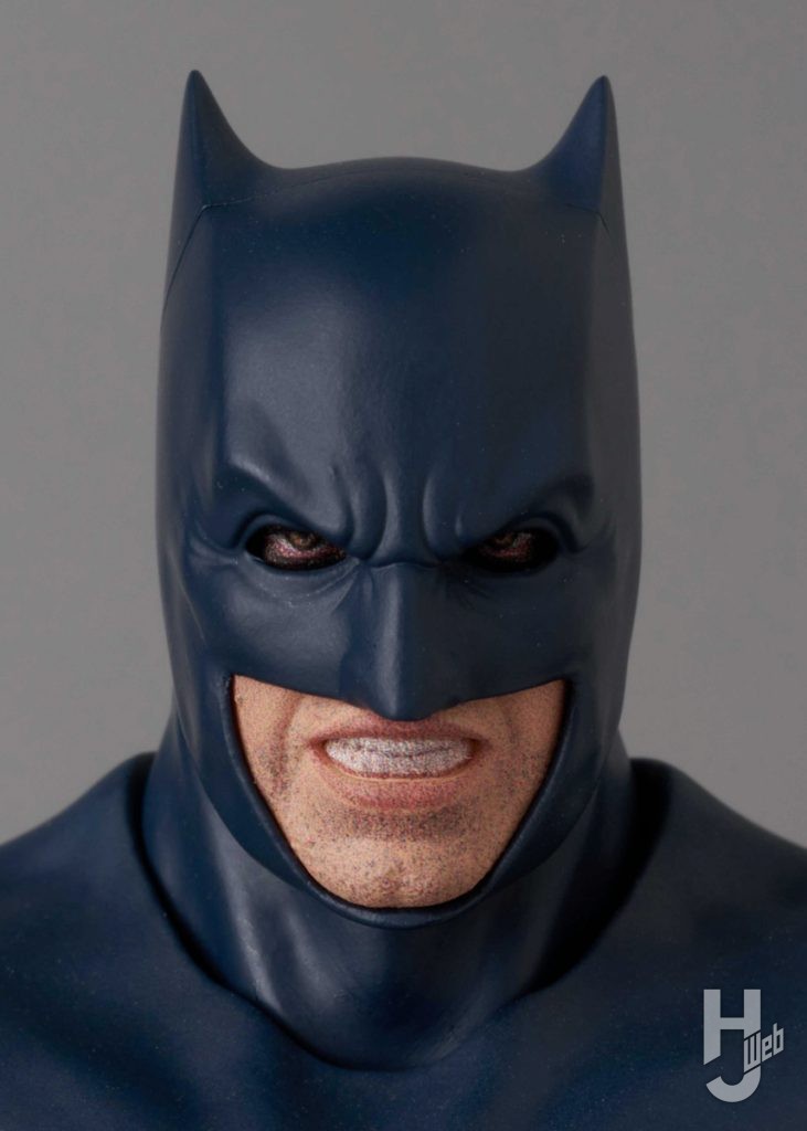 バットマンのの可動フィギュアの表情のアップ画像その2