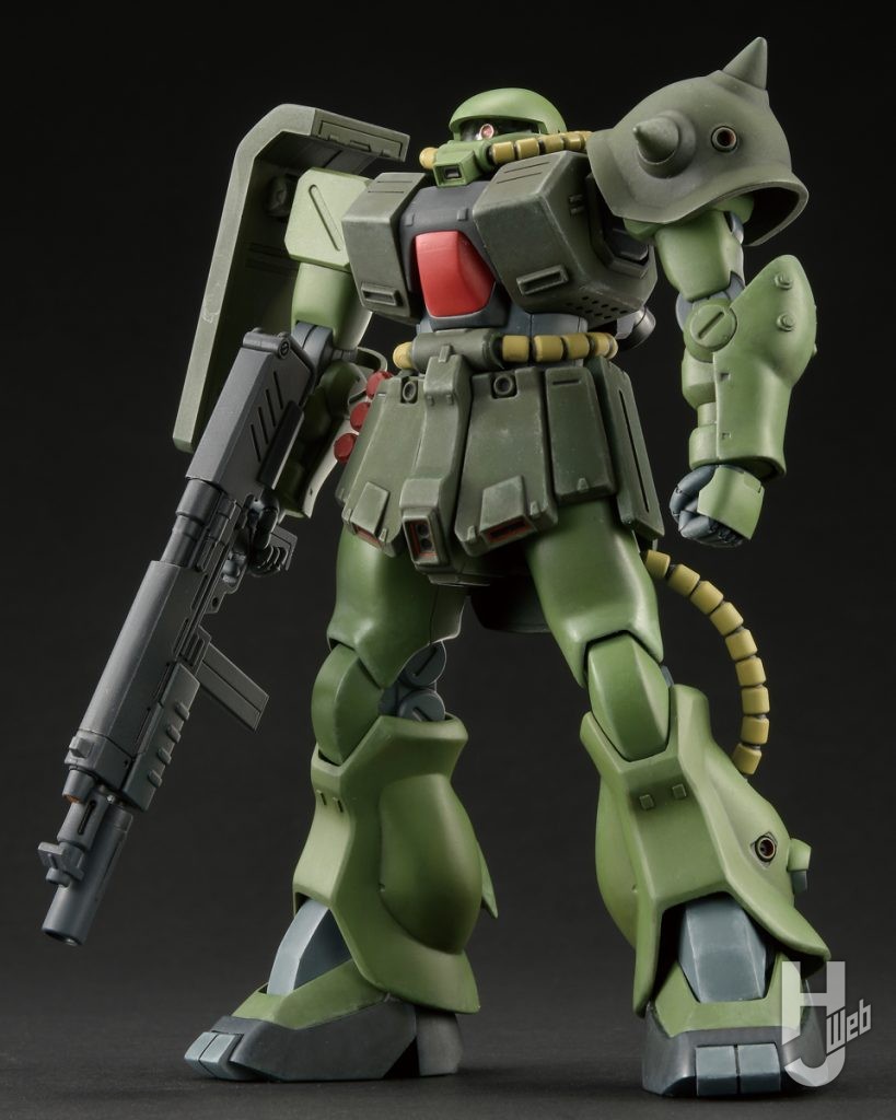 ザクⅡ改のプラモデルの全体画像その1