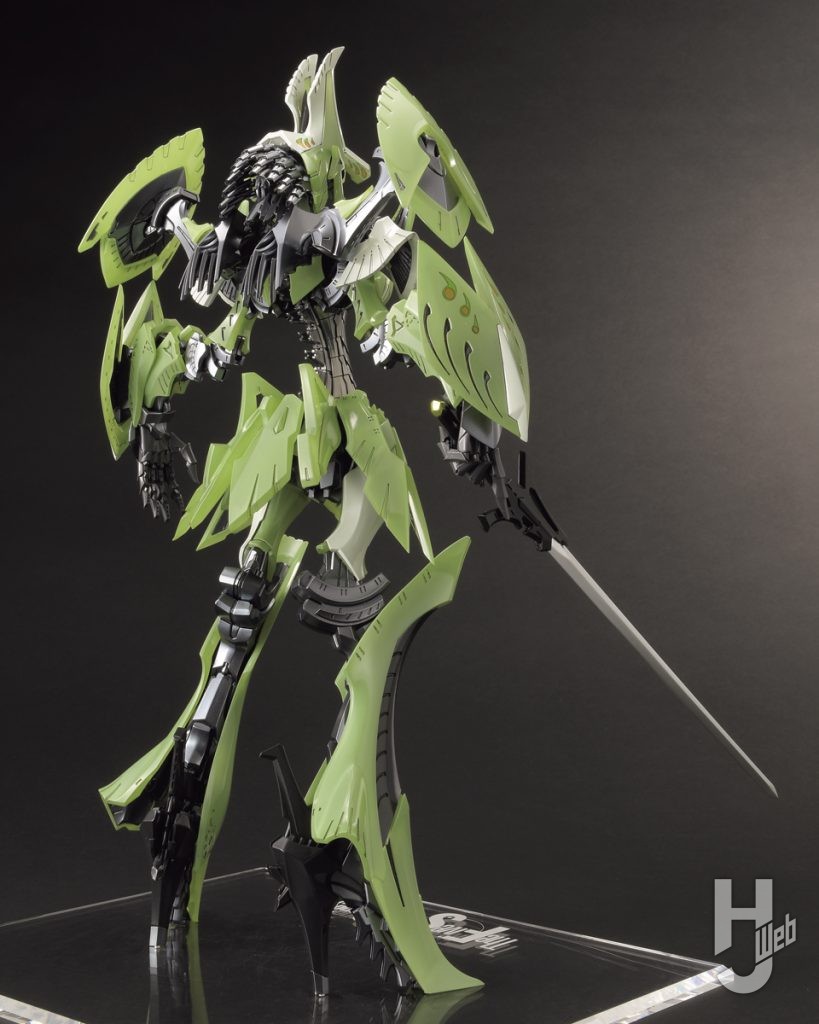 バーガ・ハリKKのレジンキットの後ろ姿の全体画像