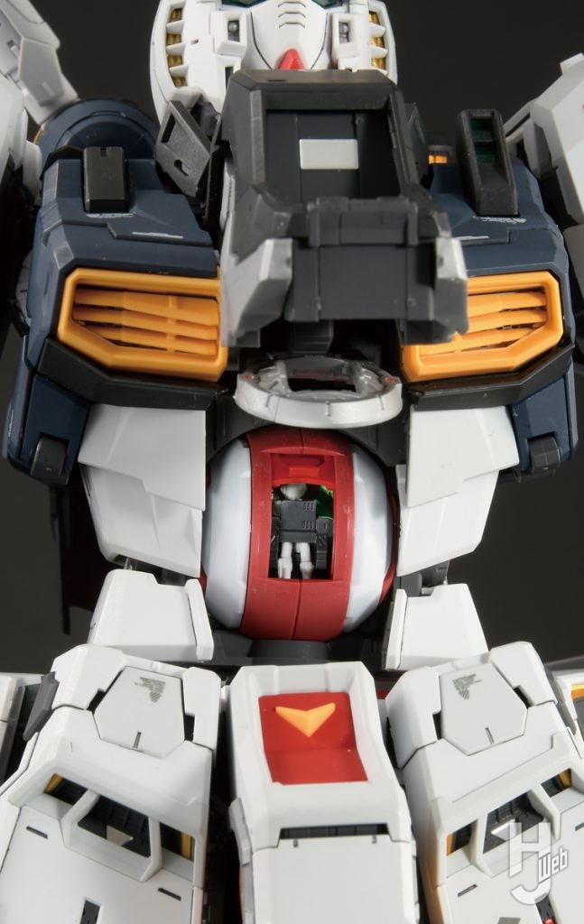 「PERFECT-GRADE-UNLEASHED-νガンダム」コックピットハッチオープン