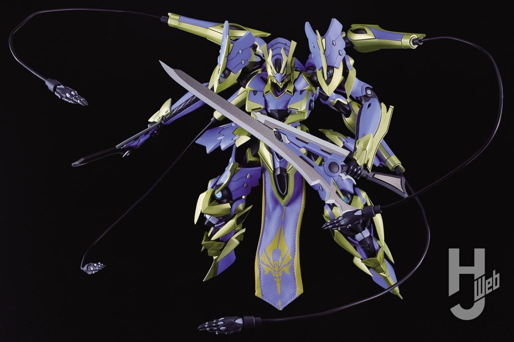 MODEROID DX-SCALE イカルガ(原作版)のポージング画像2枚目