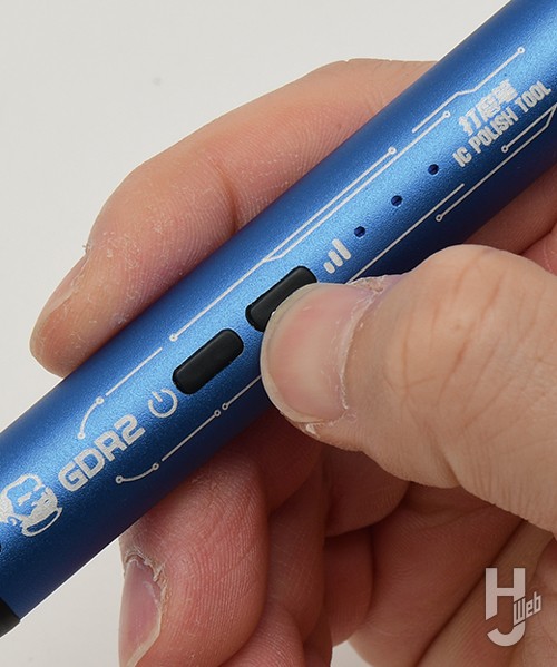 コンパクトリューターのボタン部分の画像