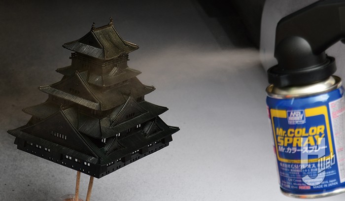 日本の名城プラモデル スタンダード版 大阪城にゴールドを塗装している画像