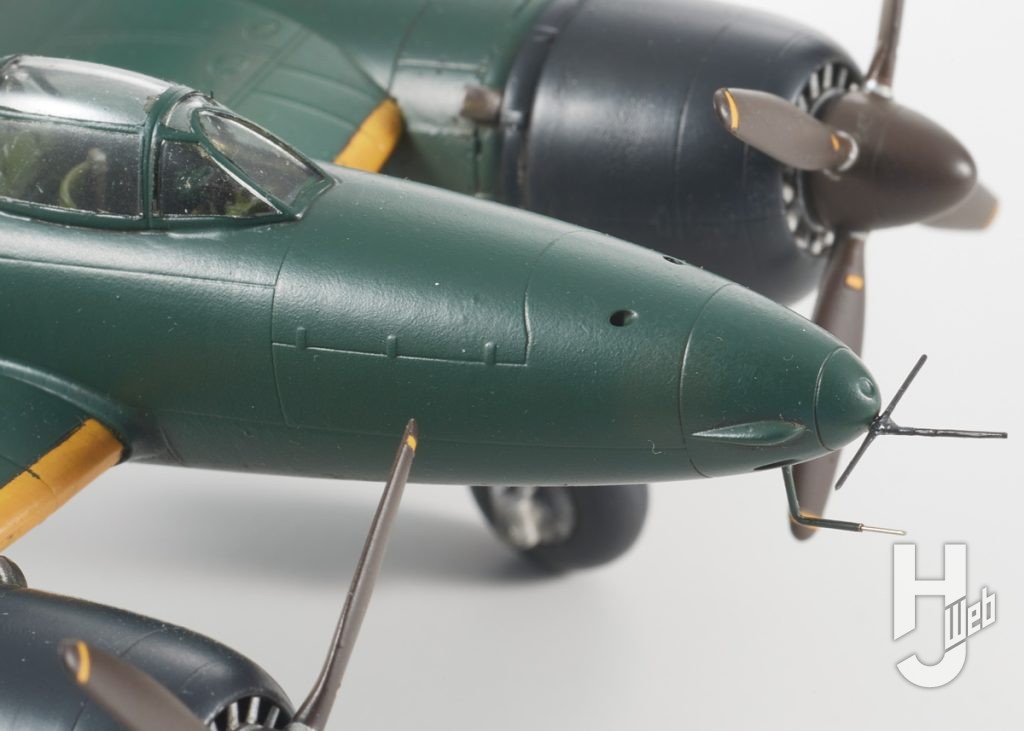 十八試丙戦 電光
機首のピトー管とレーダーアンテナは強度の高い金属線に交換