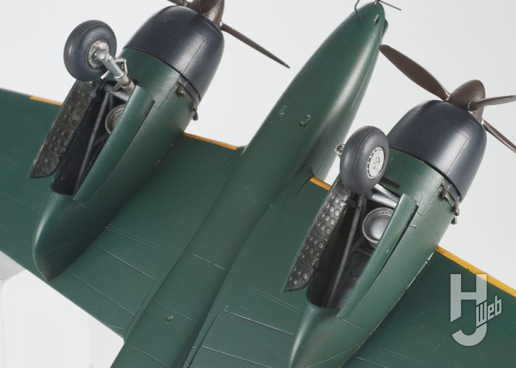 十八試丙戦 電光
主脚柱は負荷を考慮して金属線を埋め込んで補強