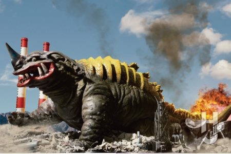 新キット「透明怪獣ネロンガ」を情景王・山田卓司がディオラマで大胆に仕上げる！ 火力発電所をイメージした瓦礫の作り方も紹介！【ビリケン商会】