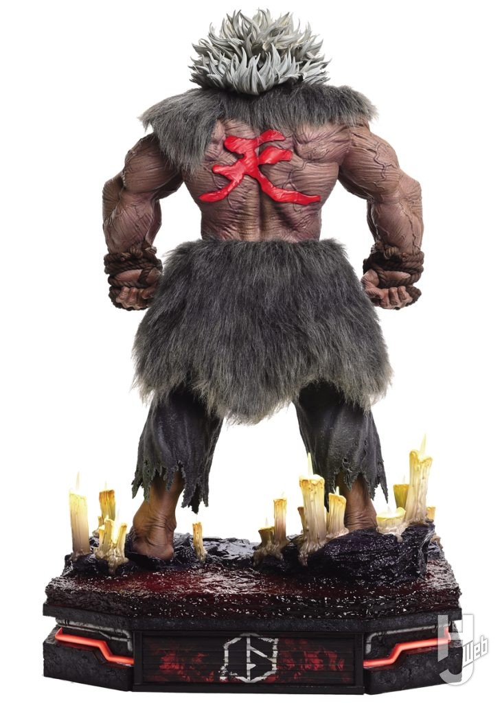 豪鬼のフィギュアの後ろ姿の画像